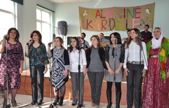 8 Mart için 8 dilde şarkı…