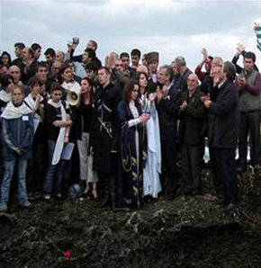 Laz ve Çerkezler dil birliği yaptı!