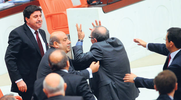 Meclis’te ‘Kemalist diktatörlük’ gerginliği