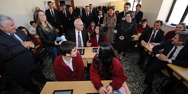 Tabletten fizik ve matematik dersi