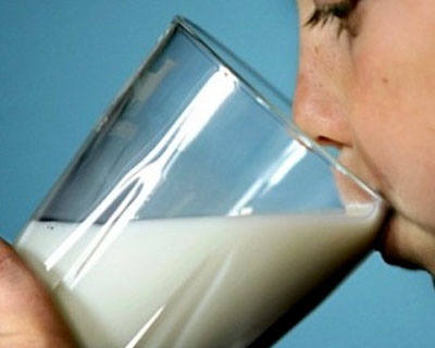 Azınlık okullarına da süt verildi