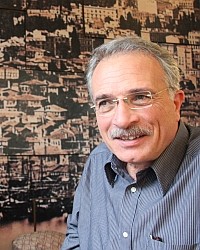 NİLAY VARDAR SÖYLEŞİSİ: Zohrab’ın Yarıda Kesilmiş Hayatının İzinde