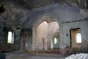 Tarihi kiliseye defineci darbesi!..