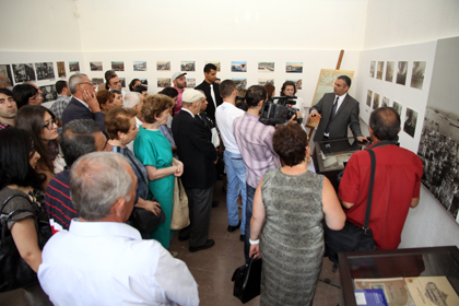 Ermeni Soykırımı Müzesi’nde İzmir Yangını Felaketinin 90. Yıldönümüne Adanmış Geçici Bir Sergi Açılmıştır