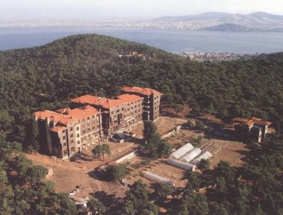 Rum yetimhanesi yıkılmaktan kurtuluyor