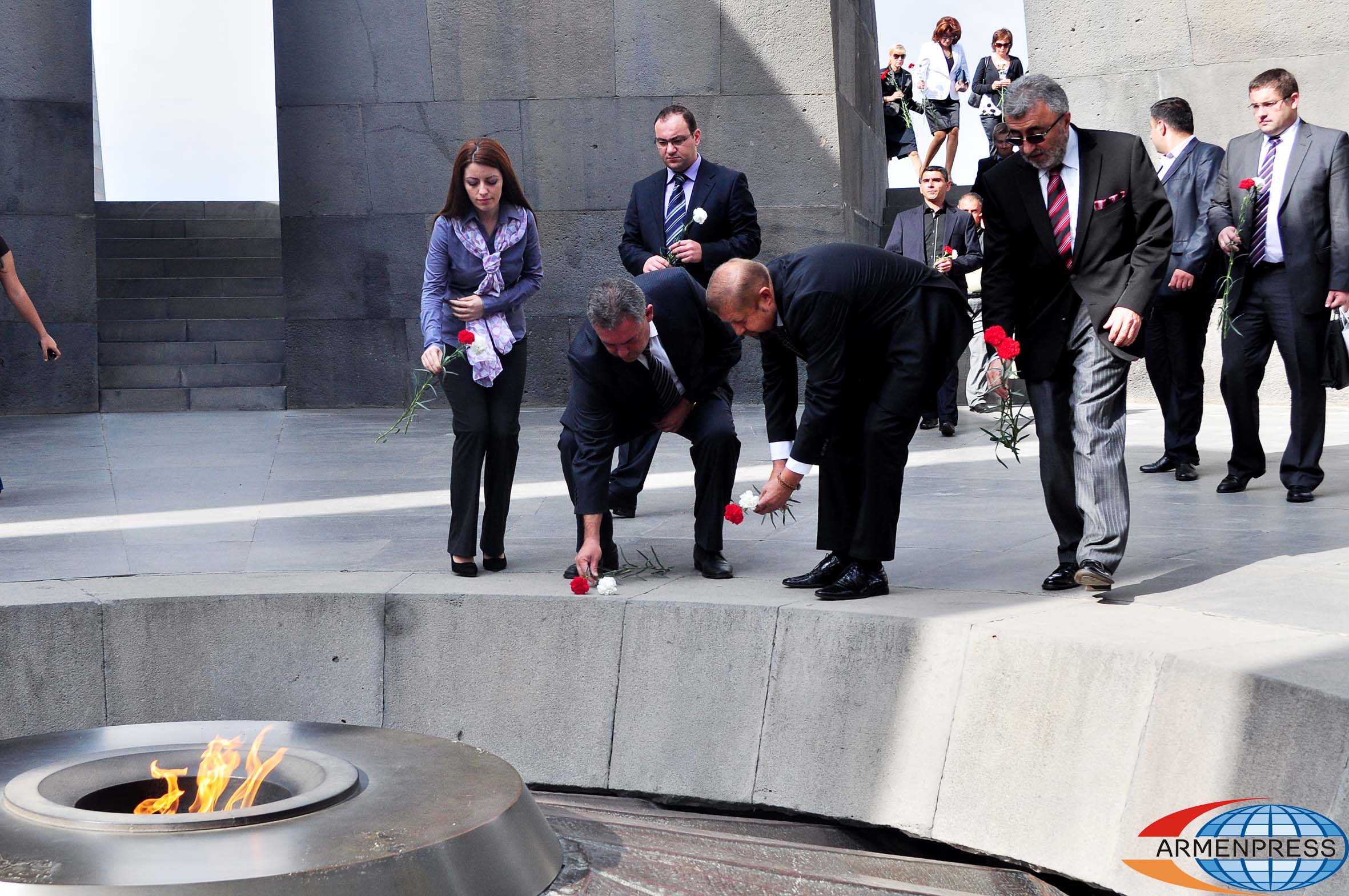 Slovakya Yüksek Mahkemesi heyeti Tsitsernakaberd’i ziyaret etti