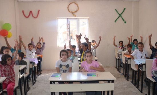 Anadilde ‘sembolik’ eğitim