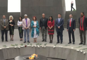 Ekvador Cumhuriyeti Parlamentosu Başkan Yardımcısı Rosana Alvarado’nun başkanlığındaki heyet Ermeni Soykırımı Kurbanları Anıtı’nı ziyaret etti.