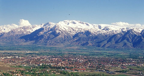 Ukrayna’dan Ahıska Türklerinin üçüncü kafilesi Erzincana geldi