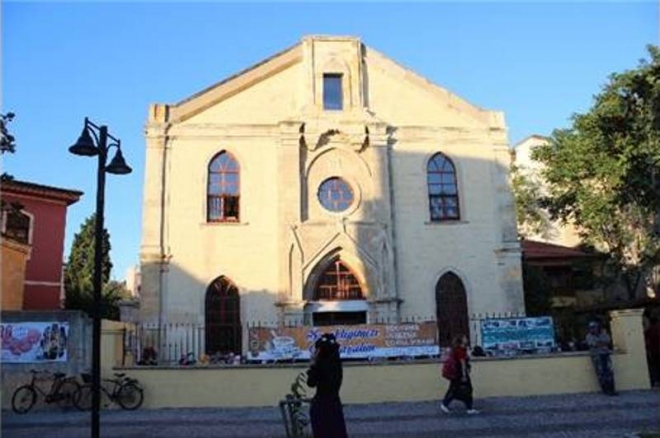 Eski Ermeni kilisesinde iftar programı