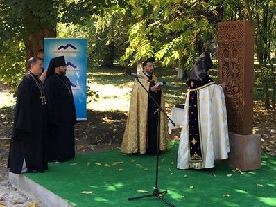 Ukrayna’nın Vinnitsa kentinde Ermeni Soykırımı Haçkar Anıtı açıldı