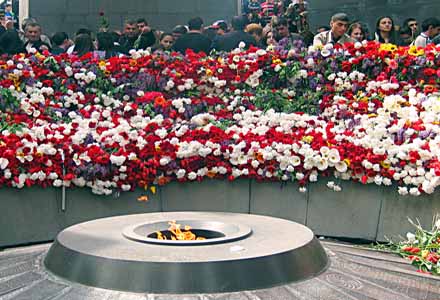 Ermeni soykırımını inkâr, Prof. Justin Mccarthy ve türevleri…