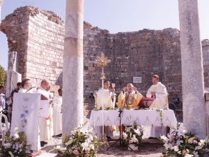 Hristiyanların bayramı Meryem Ana Kilisesi’nde kutlandı