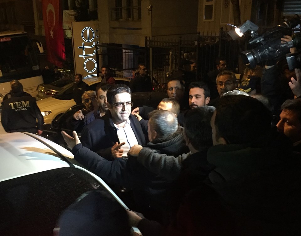Demirtaş ve Yüksekdağ dahil 11 HDP’li vekil sabaha karşı gözaltına alındı