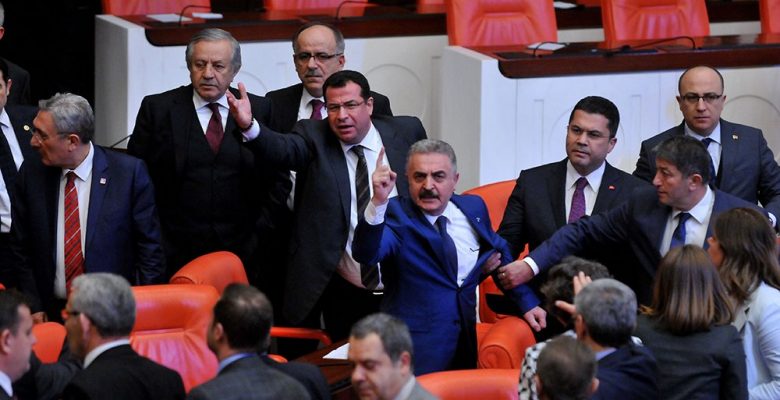 TBMM’de  Seçim ittifakı görüşmeleri sırasında kavga çıktı!