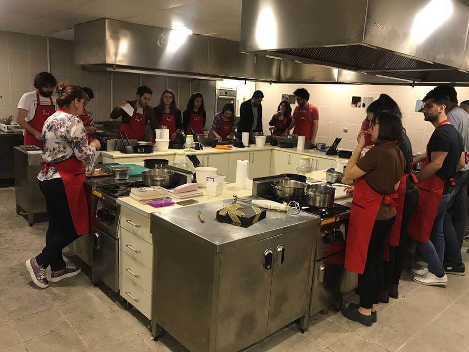 Mutfakta da Yan Yana