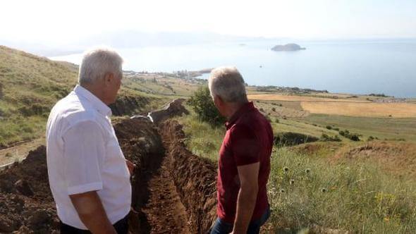Akdamar (Akhtamar-‘Akunq’ web sayfası) Adası’na içme suyu götürme çalışmaları devam ediyor