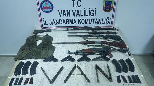 Van Gürpınar’da 2 PKK’li öldürüldü