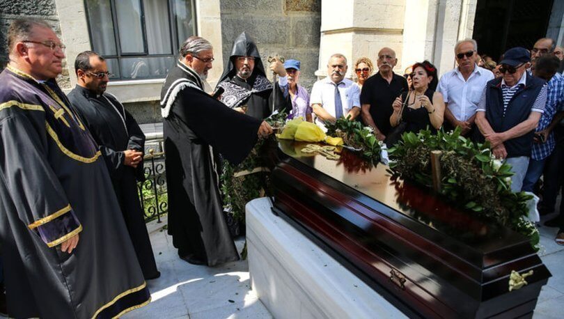 Ünlü yönetmen Aram Gülyüz son yolculuğuna uğurlandı