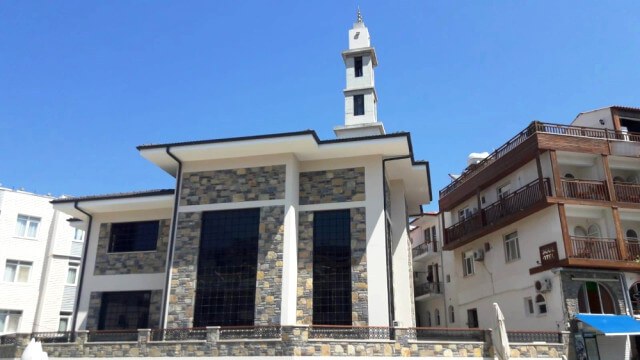 Datça’da ‘Kilise Görünümlü Cami’ Tartışması