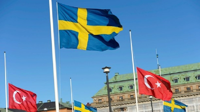 En az 500 bin göçmeni ülkelerine göndermeyi vaat etti