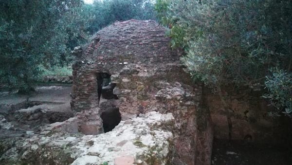 Kilise üzerindeki hamam ortaya çıkartıldı