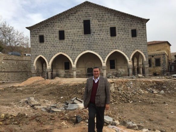 Gürer: “AKP döneminde onarılan kilise sayıları neden saklanıyor?”