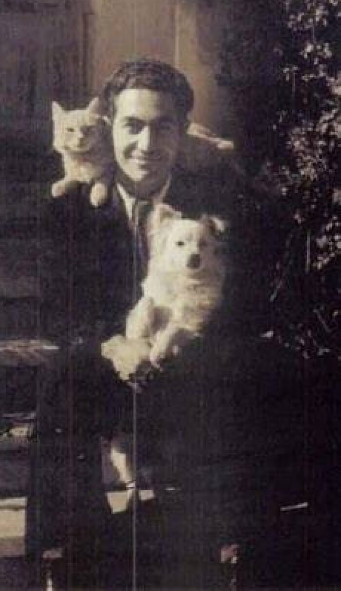 Bu Fotoğraftaki sizce kimdir