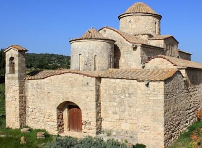 Türkler Kıbrıs’ta Ermeni kilisesini yok ediyorlar