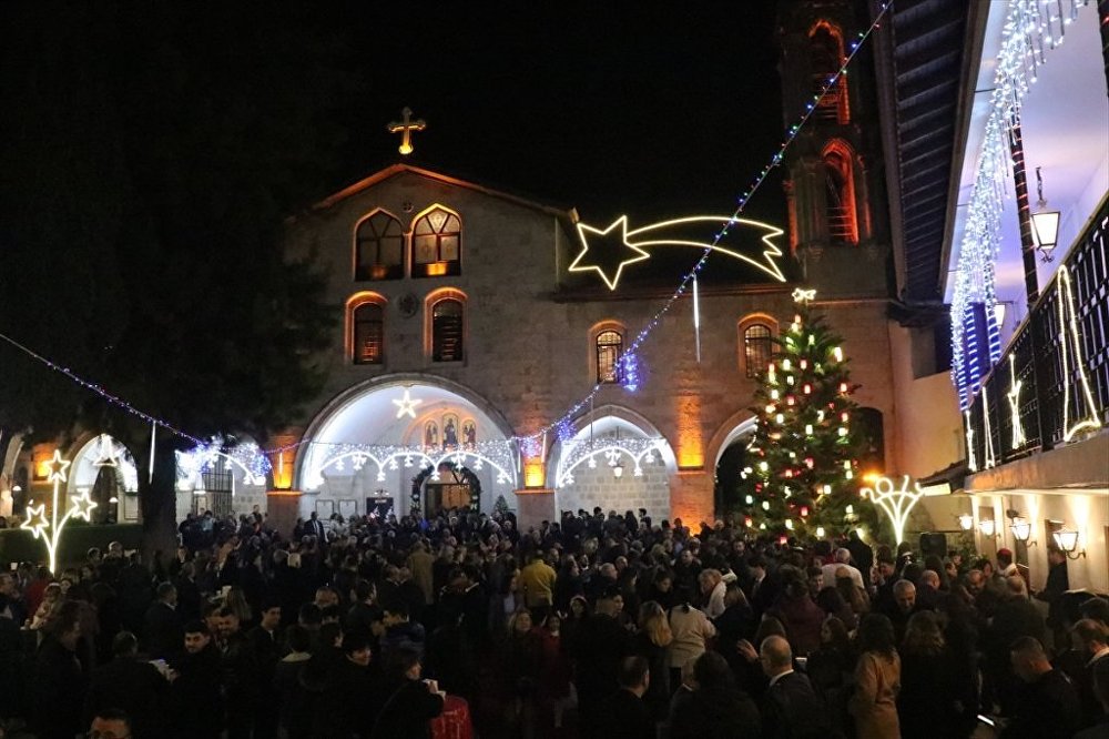 Hıristiyan dünyası Noel’i kutluyor