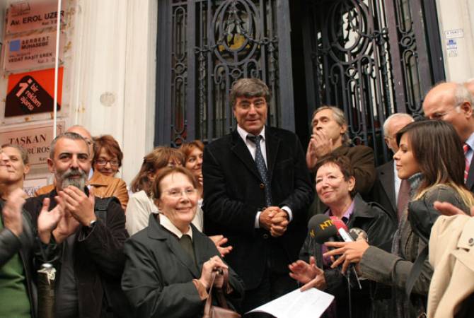 Anın ve büyüklüğün önünde saygıyla eğiliyoruz