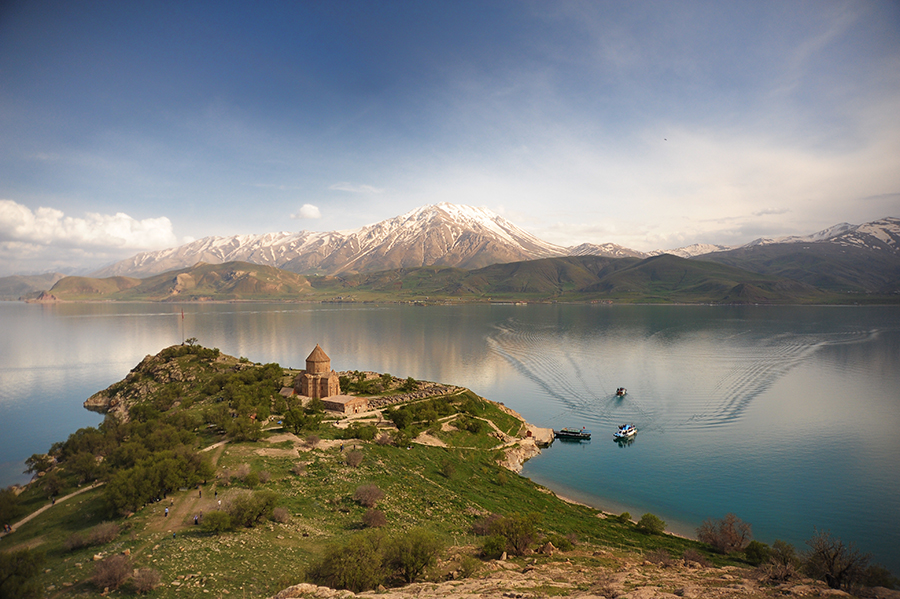 Engin Pişkin, “Van Turizmin başkenti olabilir”