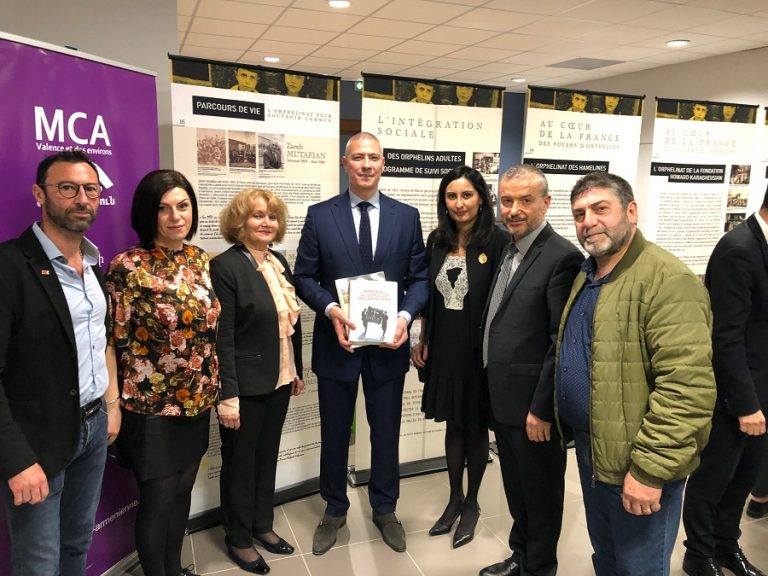 Valence’da “Soykırım nedeniyle yetim kalan çocuklar ve kaderleri” konulu sergisinin açılış töreni gerçekleştirildi