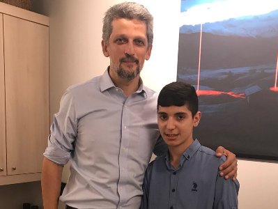 Paylan, TV’de ‘dini değiştirilen’ çocukla buluştu