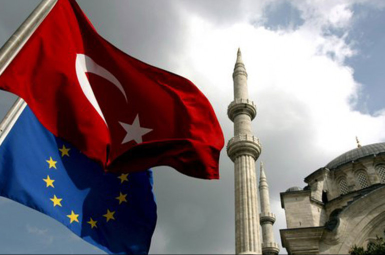 Avrupa Komisyonu Türkiye Raporu: Ekonomi dahil her şey geriye gidiyor