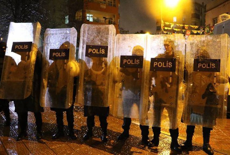 Van’da gösteri ve yürüyüşler yasaklandı