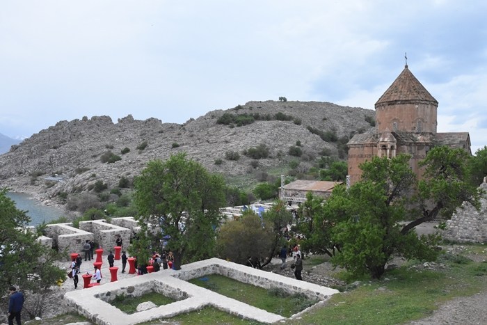 Van’ın Göz Bebeğinde çok dilli konser!