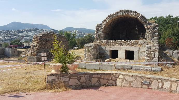Tarihi Myndos Kapısı kaderine terk edildi