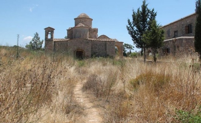 Kanakaria Kilisesi yılan yuvası oldu!