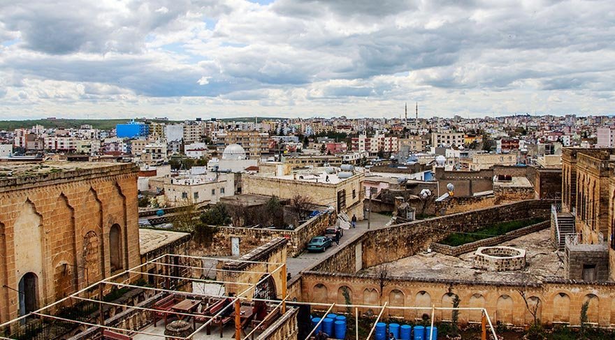 Dillerin ve dinlerin birleşme noktası Midyat