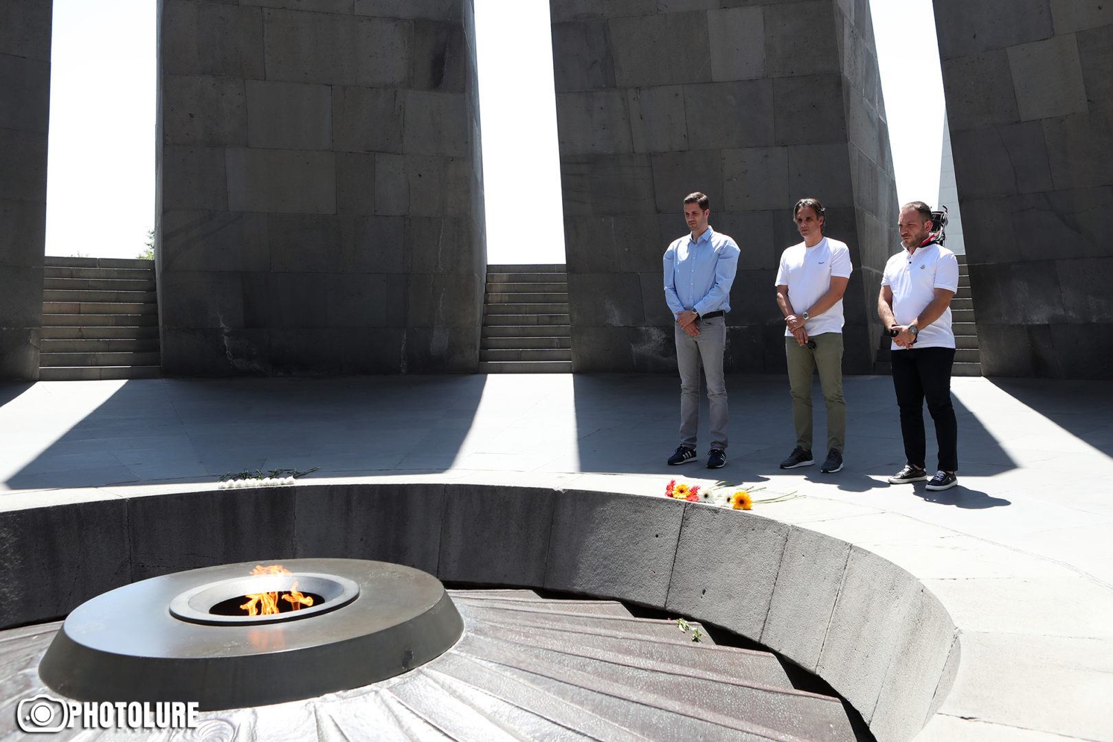 Portekiz futbolunun efsanelerinden Nuno Gomes Ermeni Soykırımı anıtını ziyaret etti