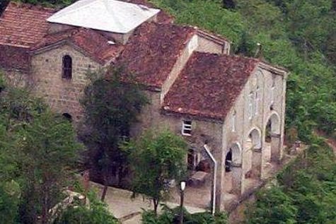 Trabzon’da Tarihi Ruhban Okulu ve Kilise Çürümeye Terk Edildi