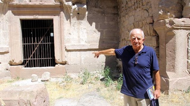 Definecilerin tahrip ettiği Rum kilisesi restore ediliyor