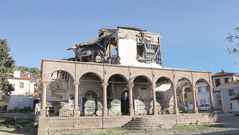 12 yılda harabeye döndü