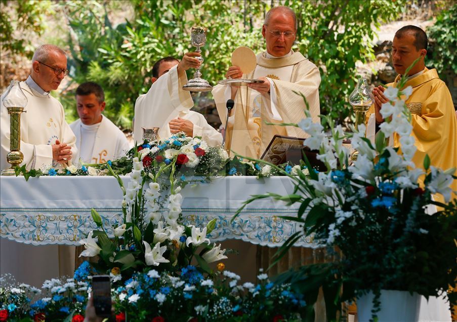 Meryemana Evi’nde ayin