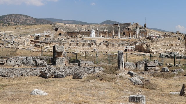 Cehennem Kapısı ziyaretçilerini bekliyor