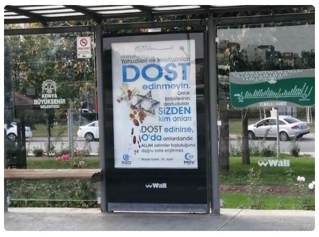 Konya’da otobüs duraklarına asılan “Yahudileri ve Hristiyanları dost edinmeyin” afişi Meclis gündeminde