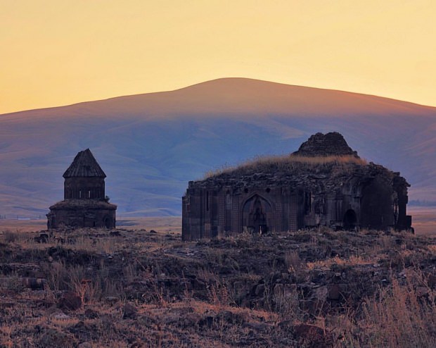 40 Kapılı Şehir Ani, her mevsim başka güzel