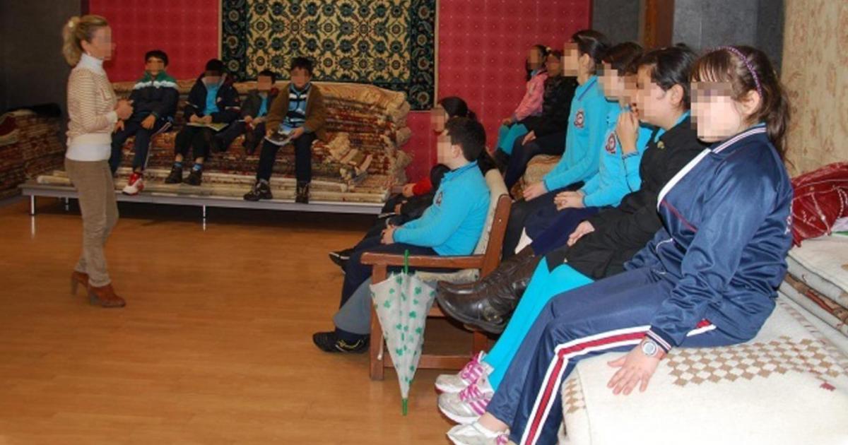 Hristiyan olduğu için görevden alınan din öğretmenine öğrencilerinden destek: Misyonerlik yapmadı, işini yaptı