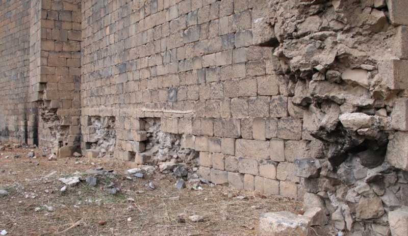 Diyarbakır Surlarının taşları sökülüp satılıyor, kafelerde kullanılıyor